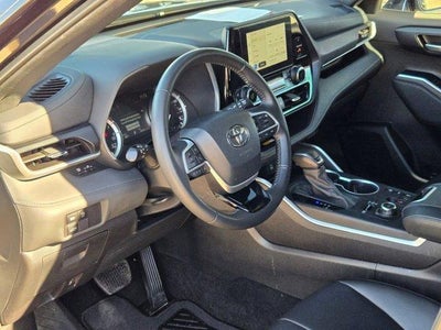 2024 Toyota Highlander LE