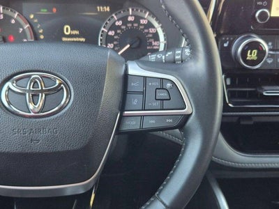 2024 Toyota Highlander LE