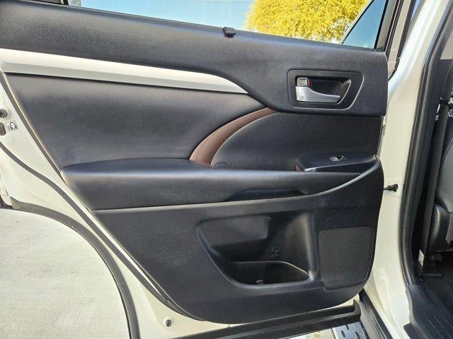 2019 Toyota Highlander SE