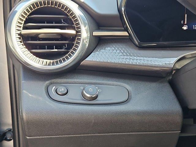 2025 Chevrolet Trax Base