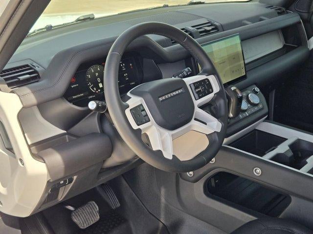 2025 Land Rover Defender 110 P300