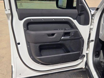 2025 Land Rover Defender 110 P300