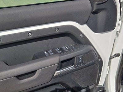 2025 Land Rover Defender 110 P300