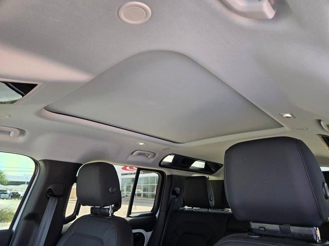 2025 Land Rover Defender 110 P300