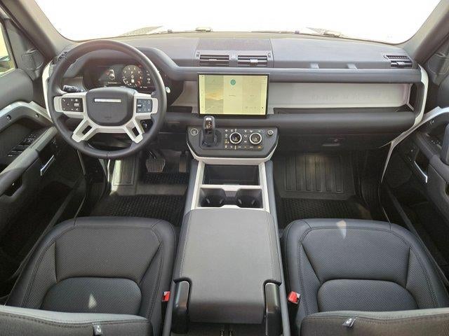 2025 Land Rover Defender 110 P300