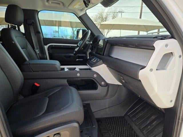 2025 Land Rover Defender 110 P300