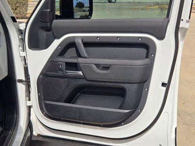 2025 Land Rover Defender 110 P300