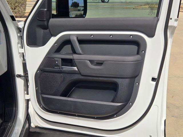 2025 Land Rover Defender 110 P300