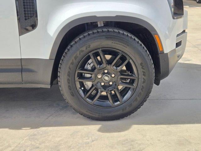 2025 Land Rover Defender 110 P300