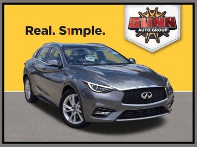 2017 INFINITI QX30 Premium