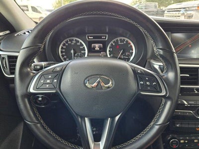 2017 INFINITI QX30 Premium