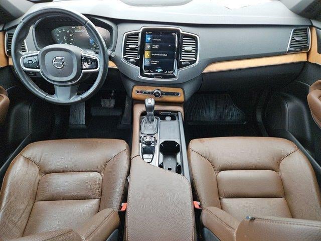 2022 Volvo XC90 Momentum