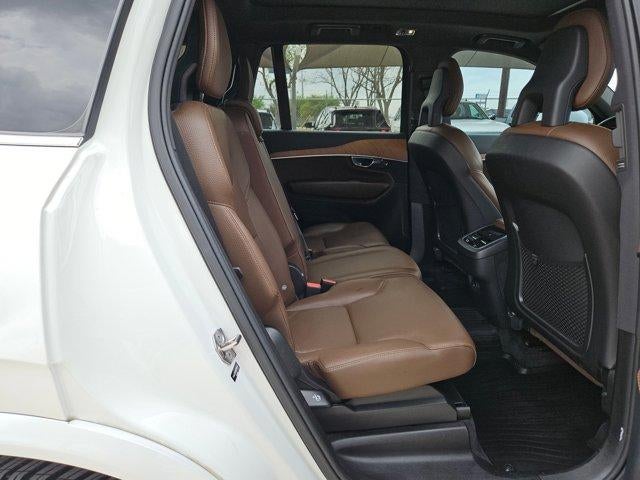 2022 Volvo XC90 Momentum