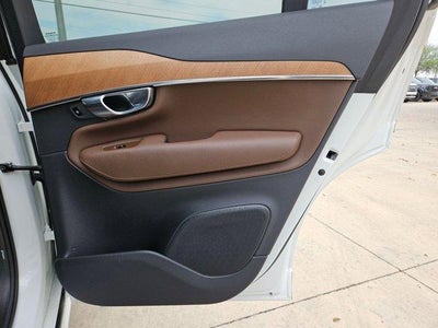 2022 Volvo XC90 Momentum