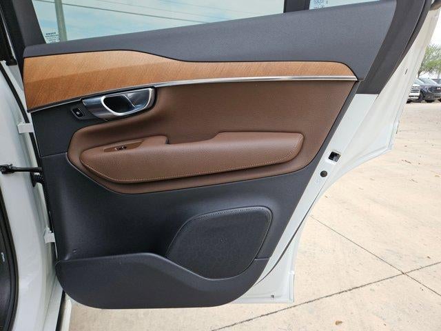 2022 Volvo XC90 Momentum