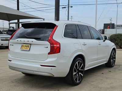 2022 Volvo XC90 Momentum