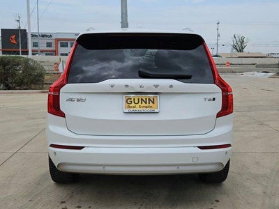 2022 Volvo XC90 Momentum