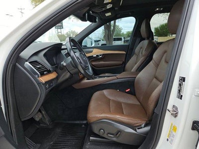 2022 Volvo XC90 Momentum