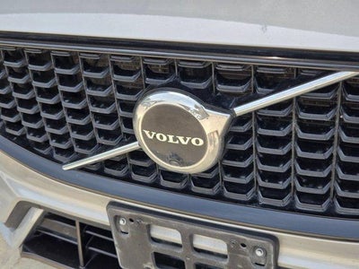 2023 Volvo XC60 Ultimate Dark Theme