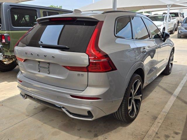 2023 Volvo XC60 Ultimate Dark Theme