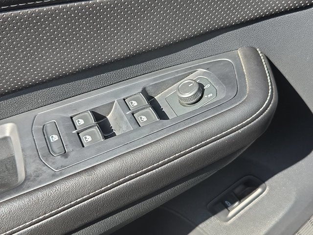 2025 Volkswagen Atlas 2.0T SE with Technology 4MOTION