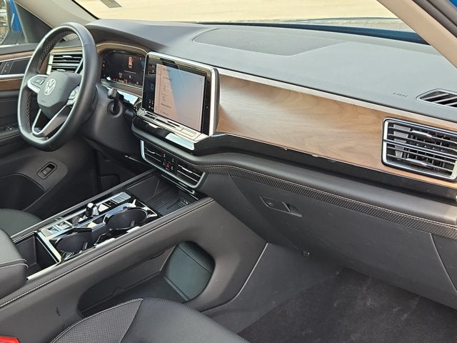 2025 Volkswagen Atlas 2.0T SE with Technology 4MOTION