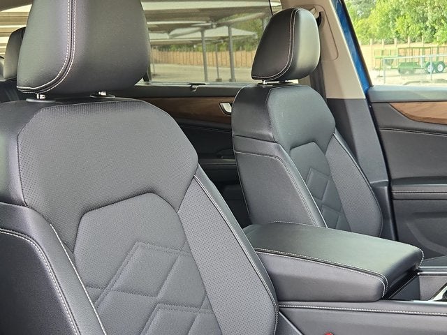 2025 Volkswagen Atlas 2.0T SE with Technology 4MOTION
