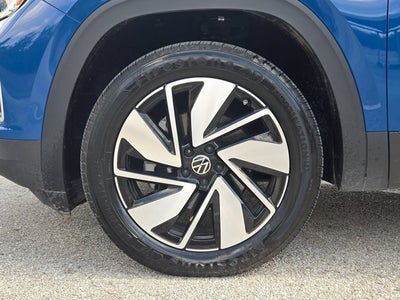 2025 Volkswagen Atlas 2.0T SE with Technology 4MOTION