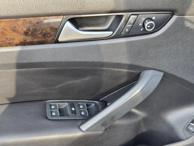 2015 Volkswagen Passat 4dr Sdn 1.8T Auto SEL Premium