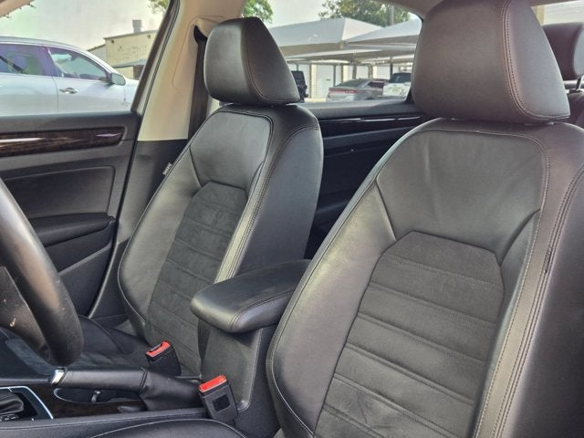 2015 Volkswagen Passat 4dr Sdn 1.8T Auto SEL Premium