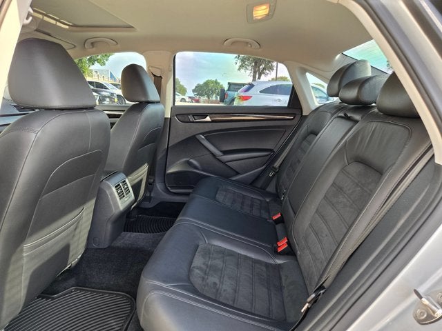 2015 Volkswagen Passat 4dr Sdn 1.8T Auto SEL Premium