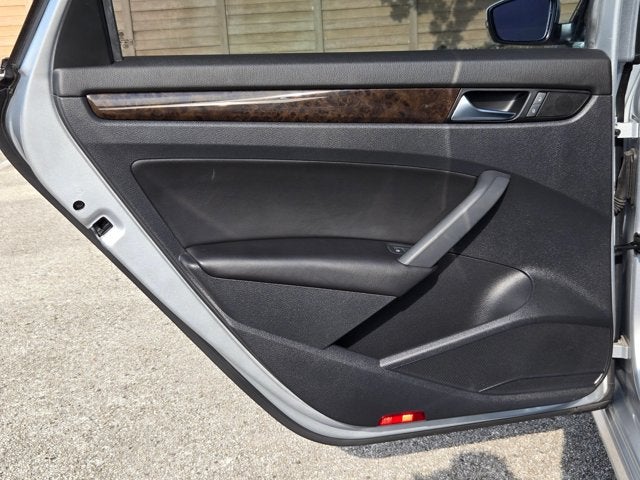2015 Volkswagen Passat 4dr Sdn 1.8T Auto SEL Premium