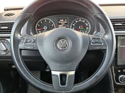 2015 Volkswagen Passat 4dr Sdn 1.8T Auto SEL Premium