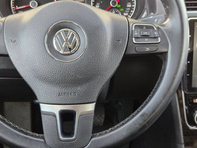 2015 Volkswagen Passat 4dr Sdn 1.8T Auto SEL Premium