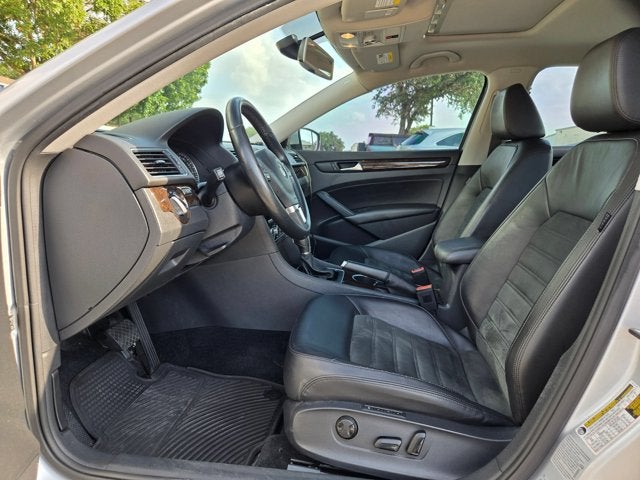 2015 Volkswagen Passat 4dr Sdn 1.8T Auto SEL Premium