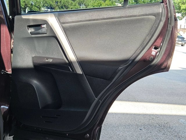 2018 Toyota RAV4 LE FWD