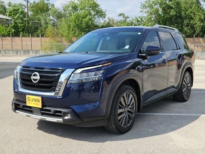 2022 Nissan Pathfinder SL