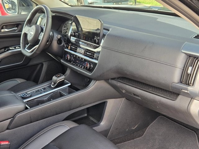 2025 Nissan Pathfinder SL 4WD