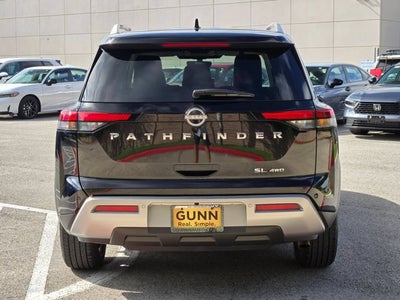 2025 Nissan Pathfinder SL 4WD