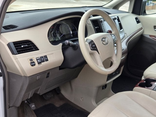 2013 Toyota Sienna XLE