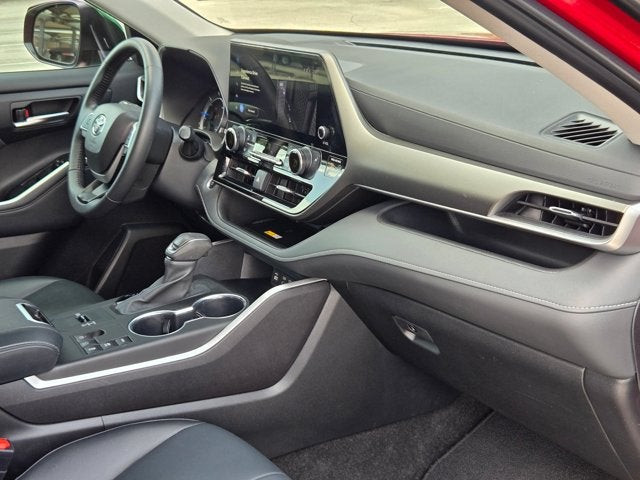 2024 Toyota Highlander Base