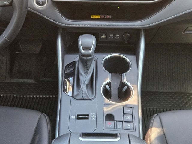 2025 Toyota Highlander Base