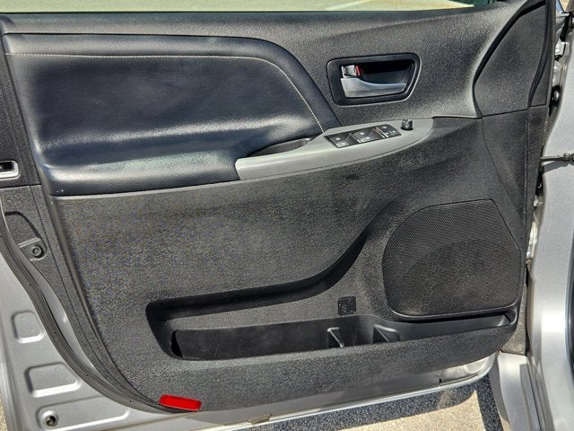 2016 Toyota Sienna Base