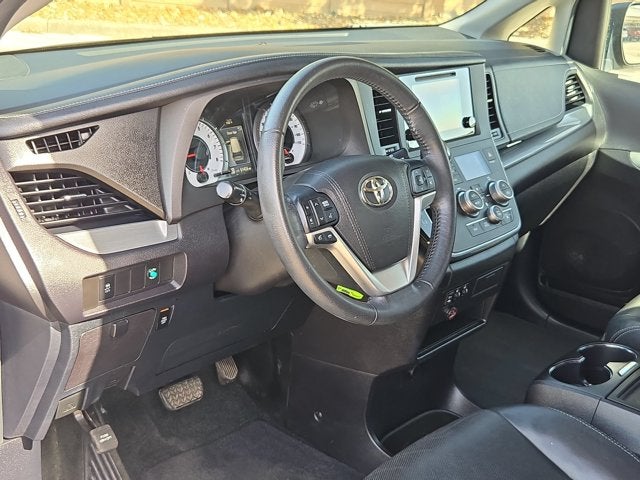 2016 Toyota Sienna Base