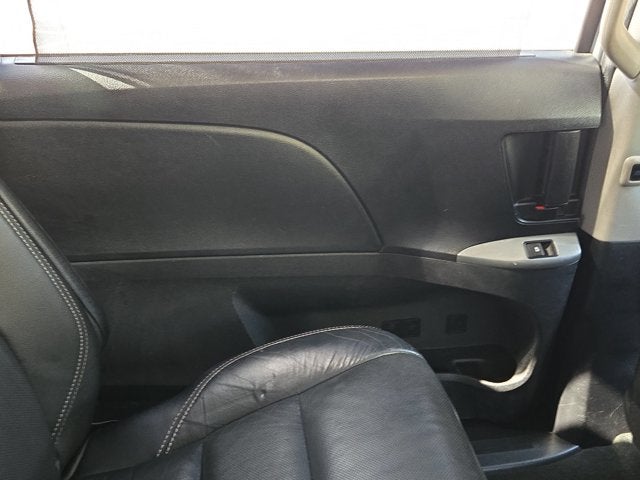 2016 Toyota Sienna Base