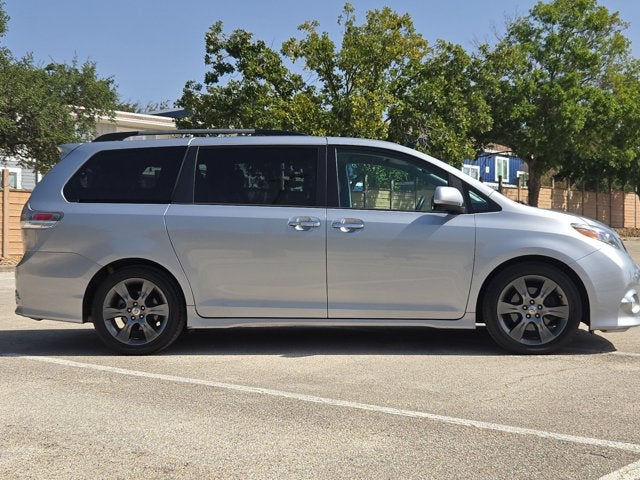 2016 Toyota Sienna Base