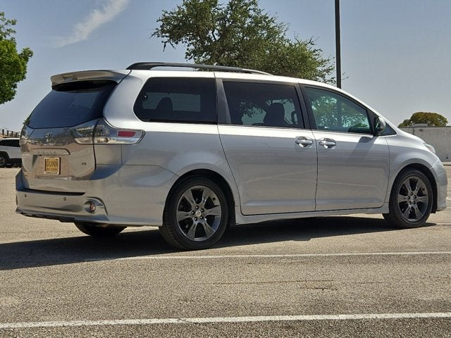 2016 Toyota Sienna Base
