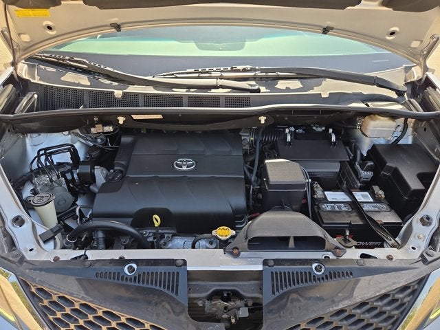 2016 Toyota Sienna Base