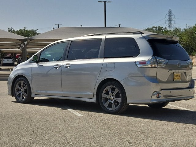 2016 Toyota Sienna Base