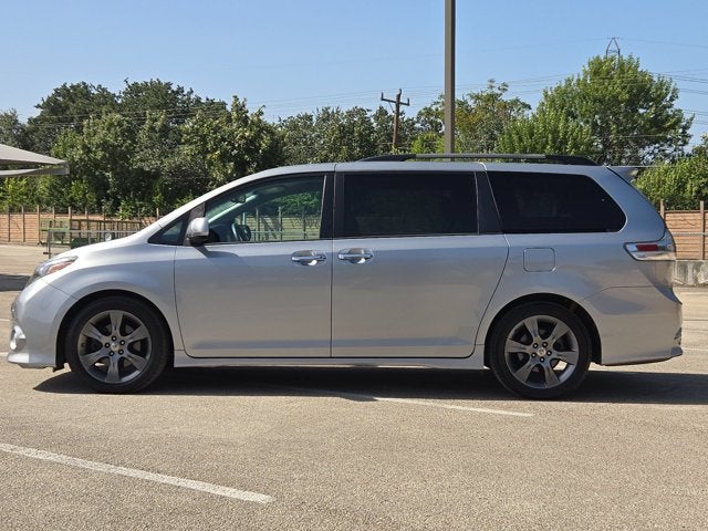 2016 Toyota Sienna Base